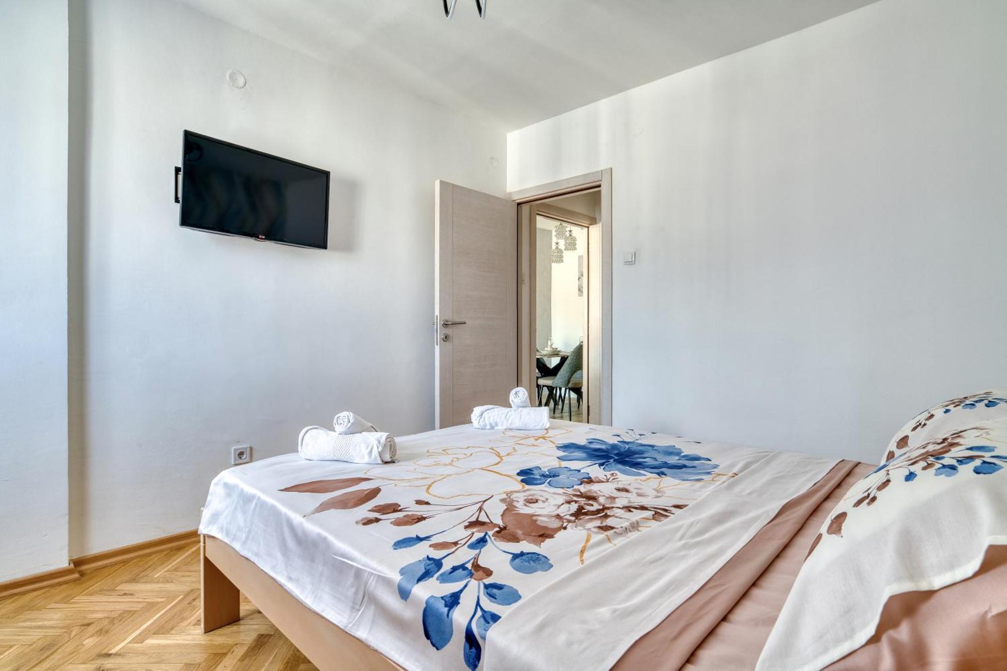 Comfort Apartment Near The Beach Будва Екстер'єр фото