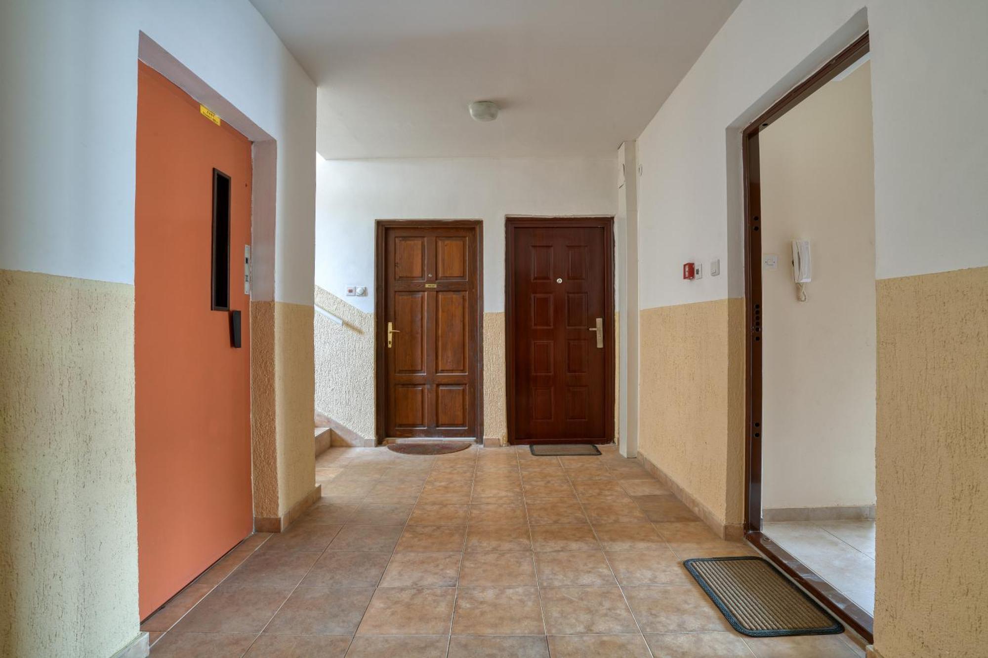Comfort Apartment Near The Beach Будва Екстер'єр фото