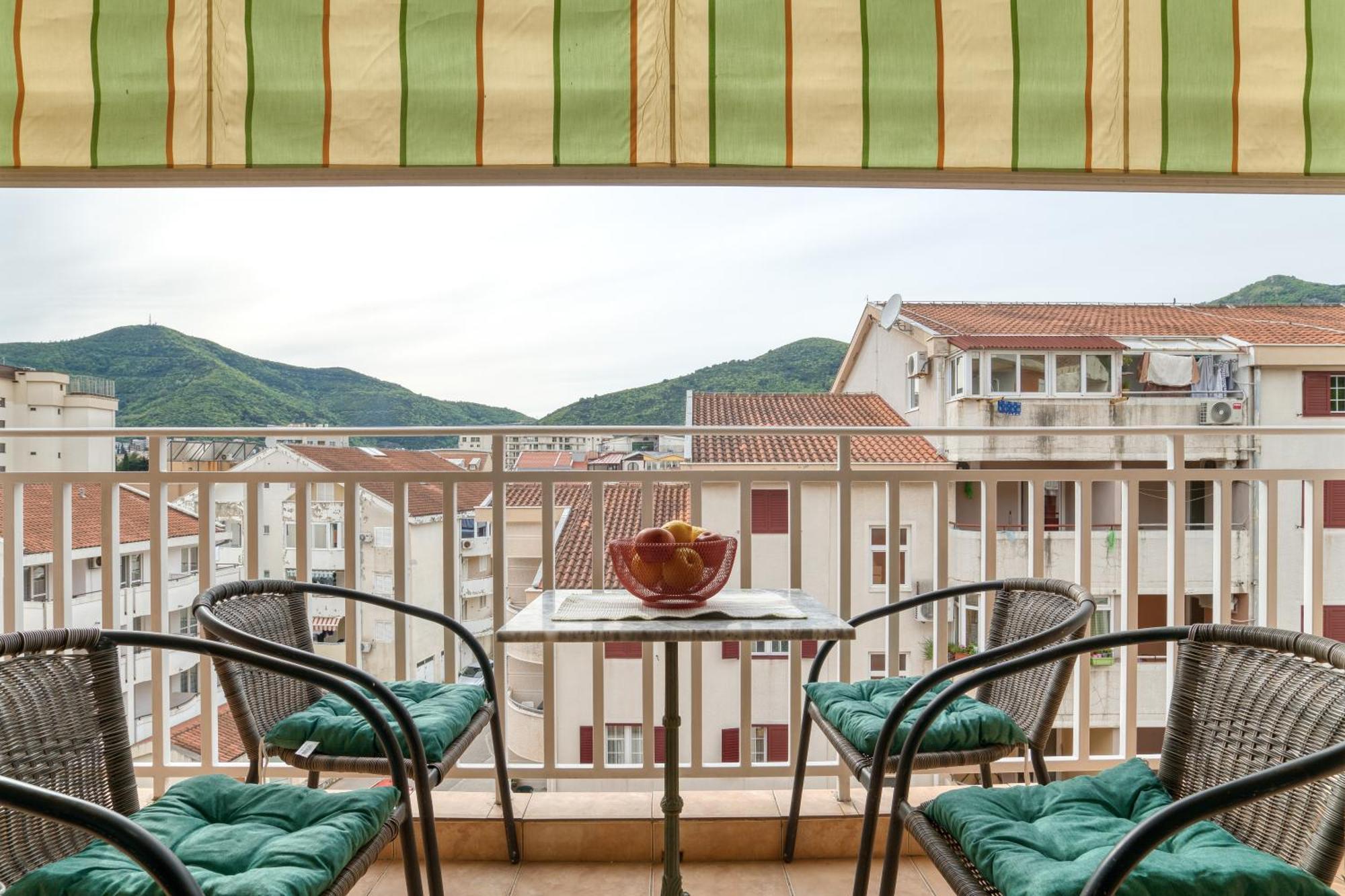 Comfort Apartment Near The Beach Будва Екстер'єр фото