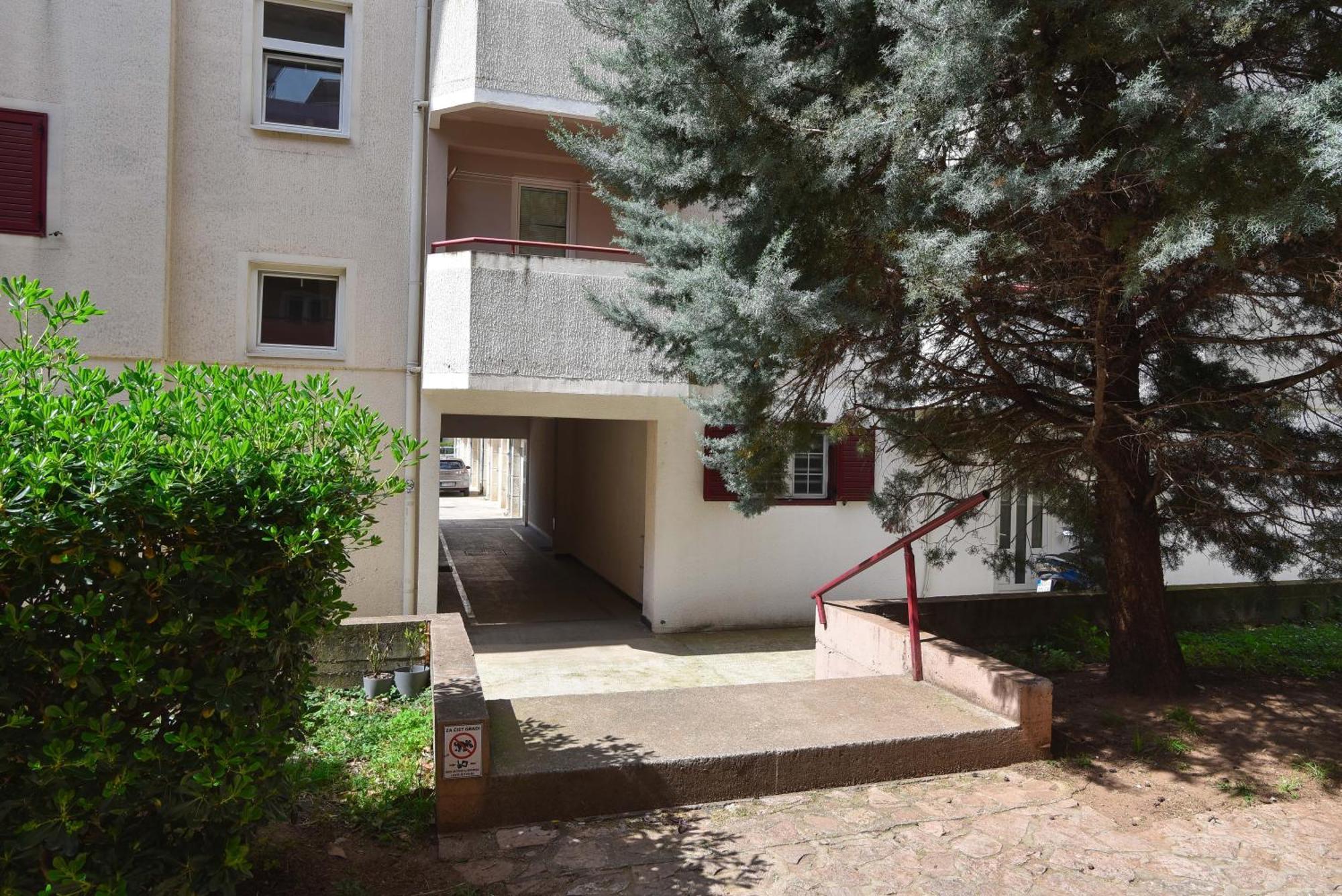 Comfort Apartment Near The Beach Будва Екстер'єр фото